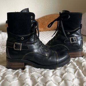 Taos Black Boots ♥️ Combat Crave